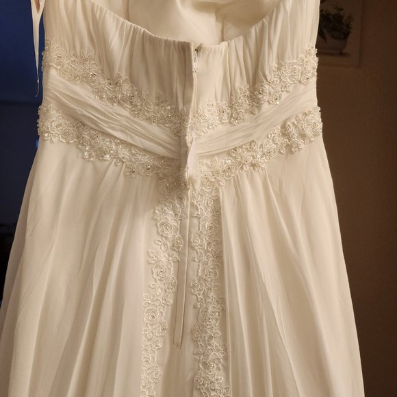 Wedding dress - Picture 3 of 5